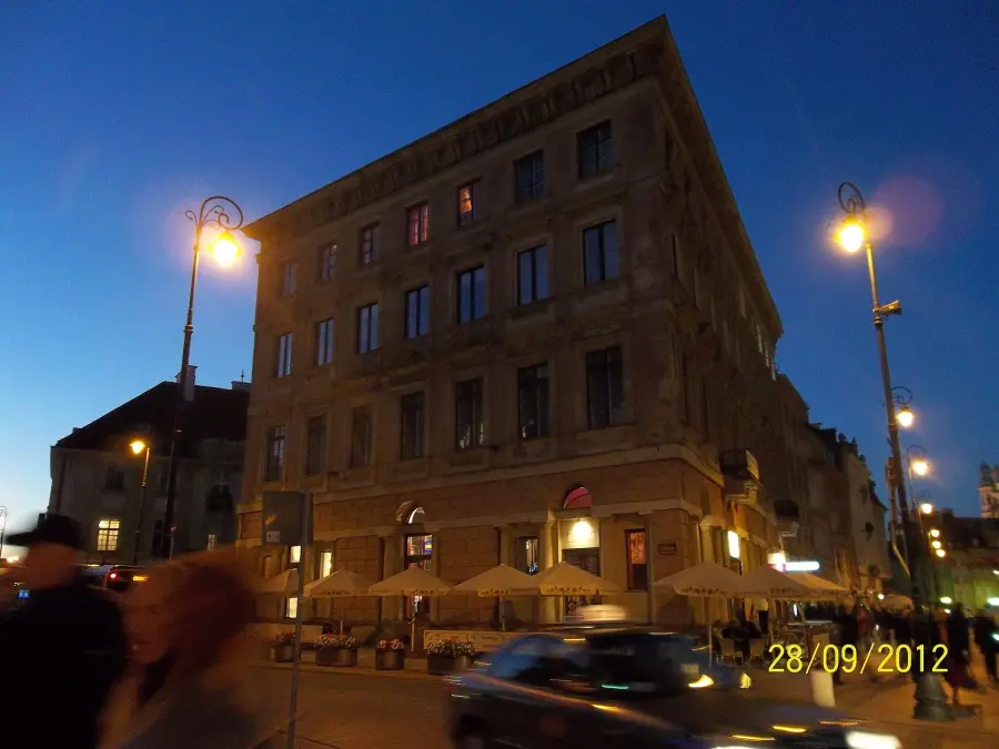 Kamienice Starego Miasta w Warszawie nocą